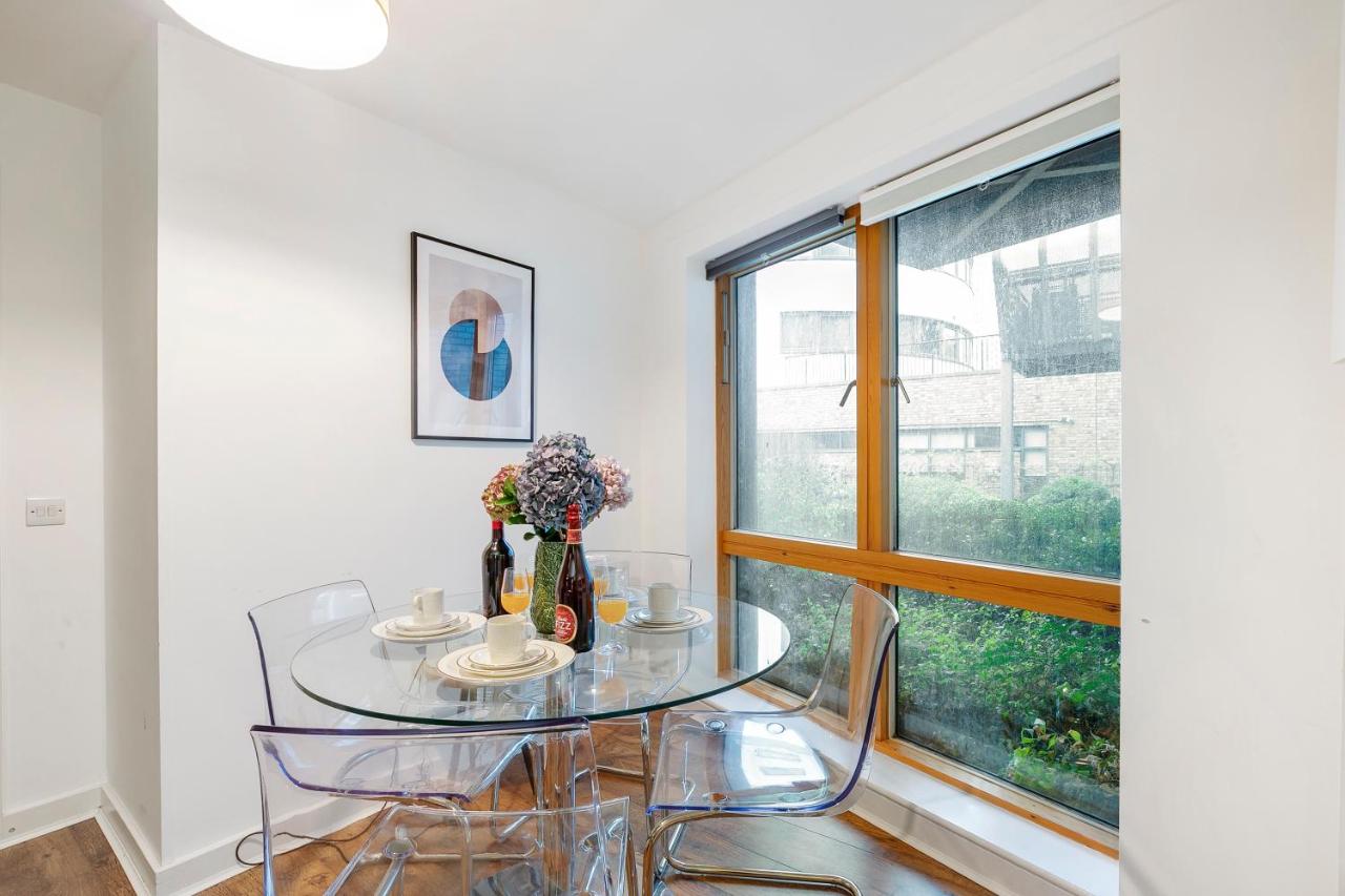 Central 1BR Full Bath near Farringdon for 4 - 5