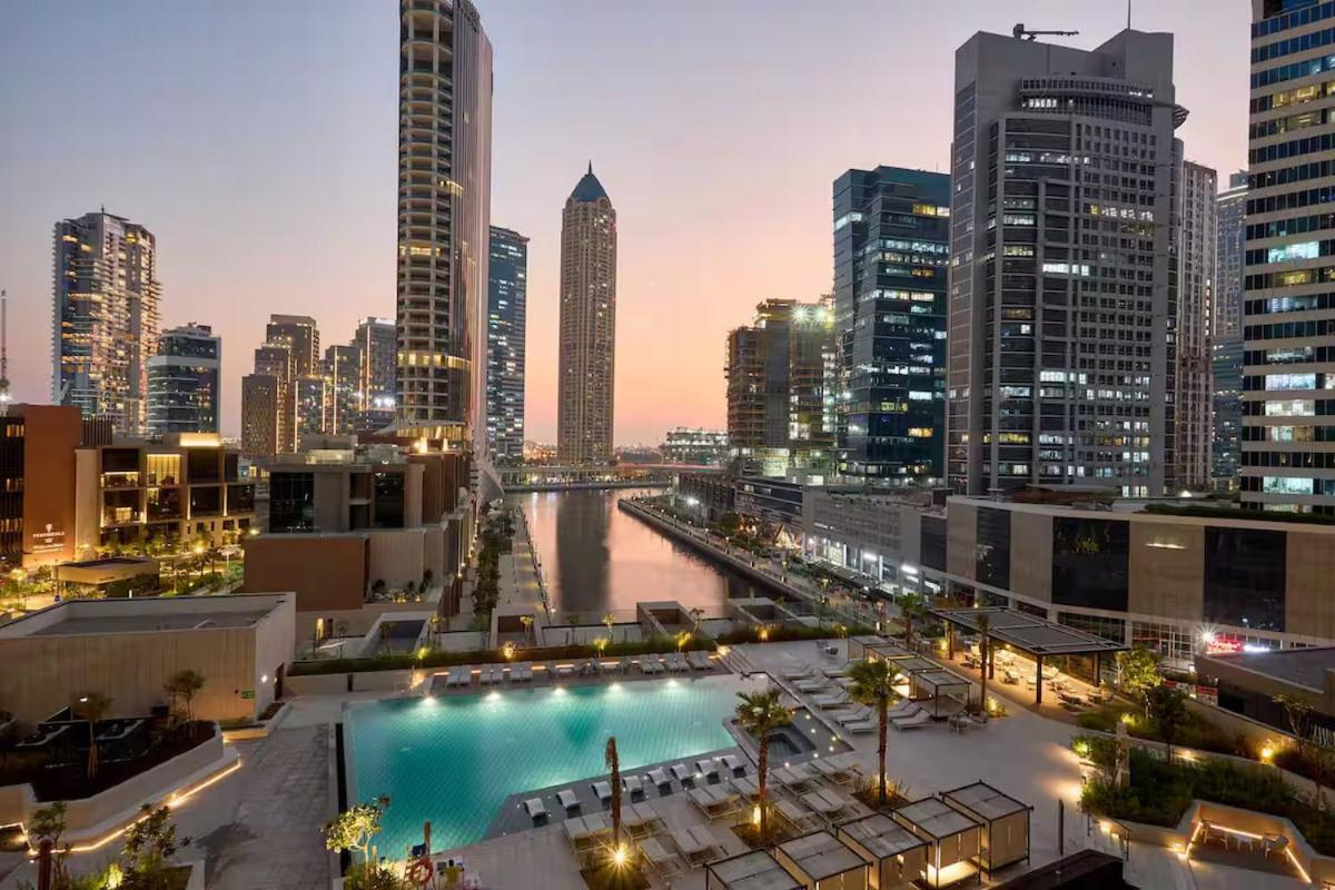 Luxurious view of the Business Bay canal, 2 beds - 4