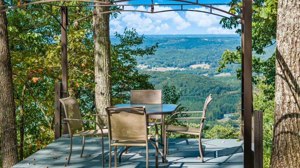 TreeHouse Cottages — photo 1