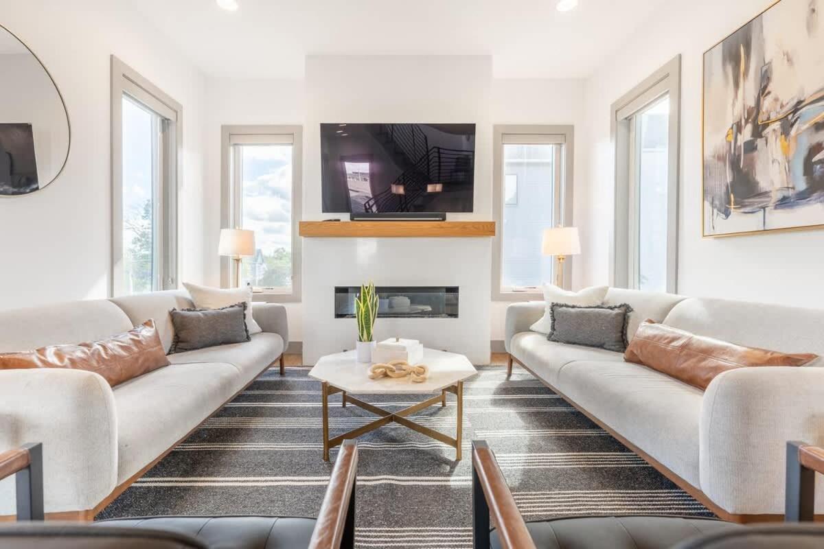 The Onyx Opal by Stay Local Nashville - 4