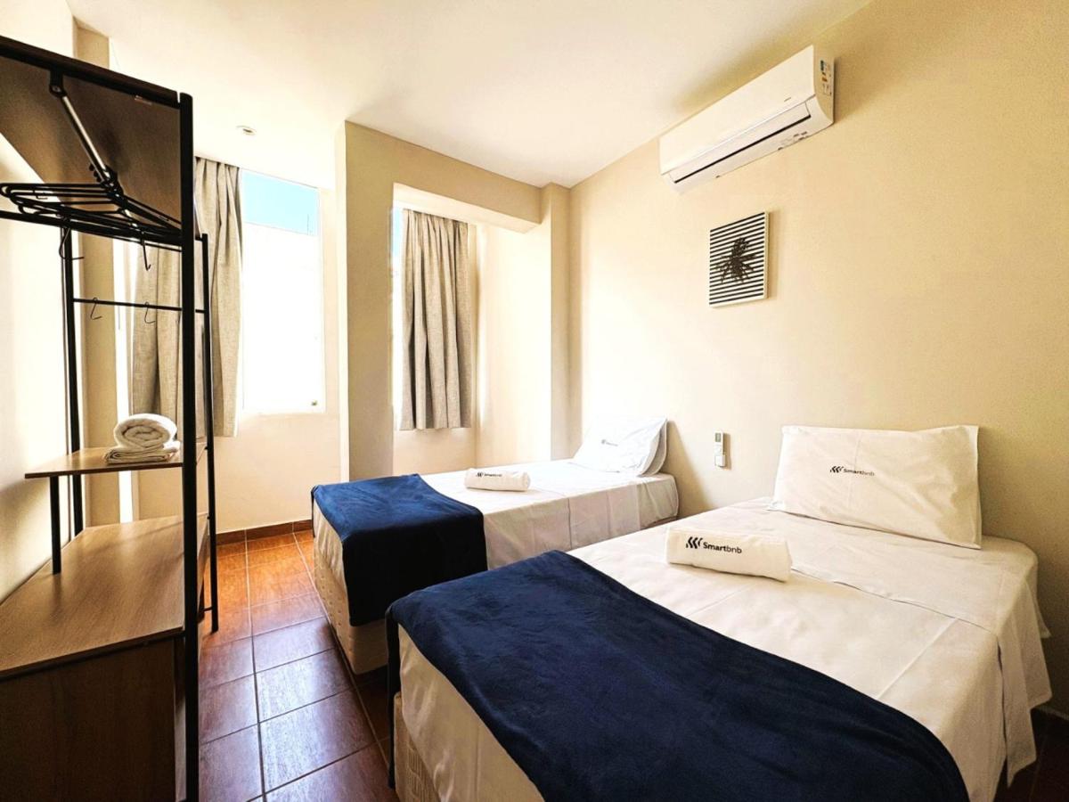 Apartamento com Dois Quartos na Orla de Copacabana - 2