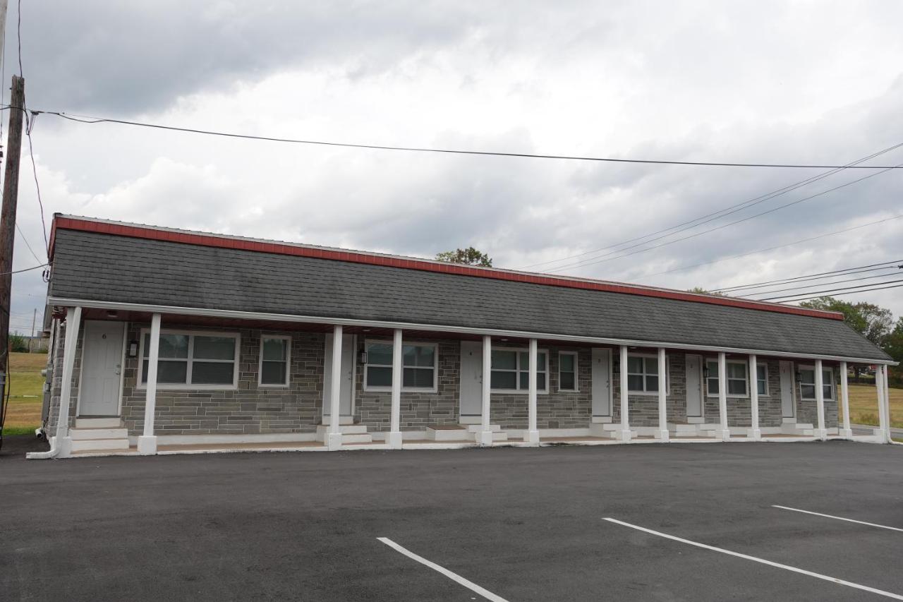 Colonial Penn Motel — photo 17