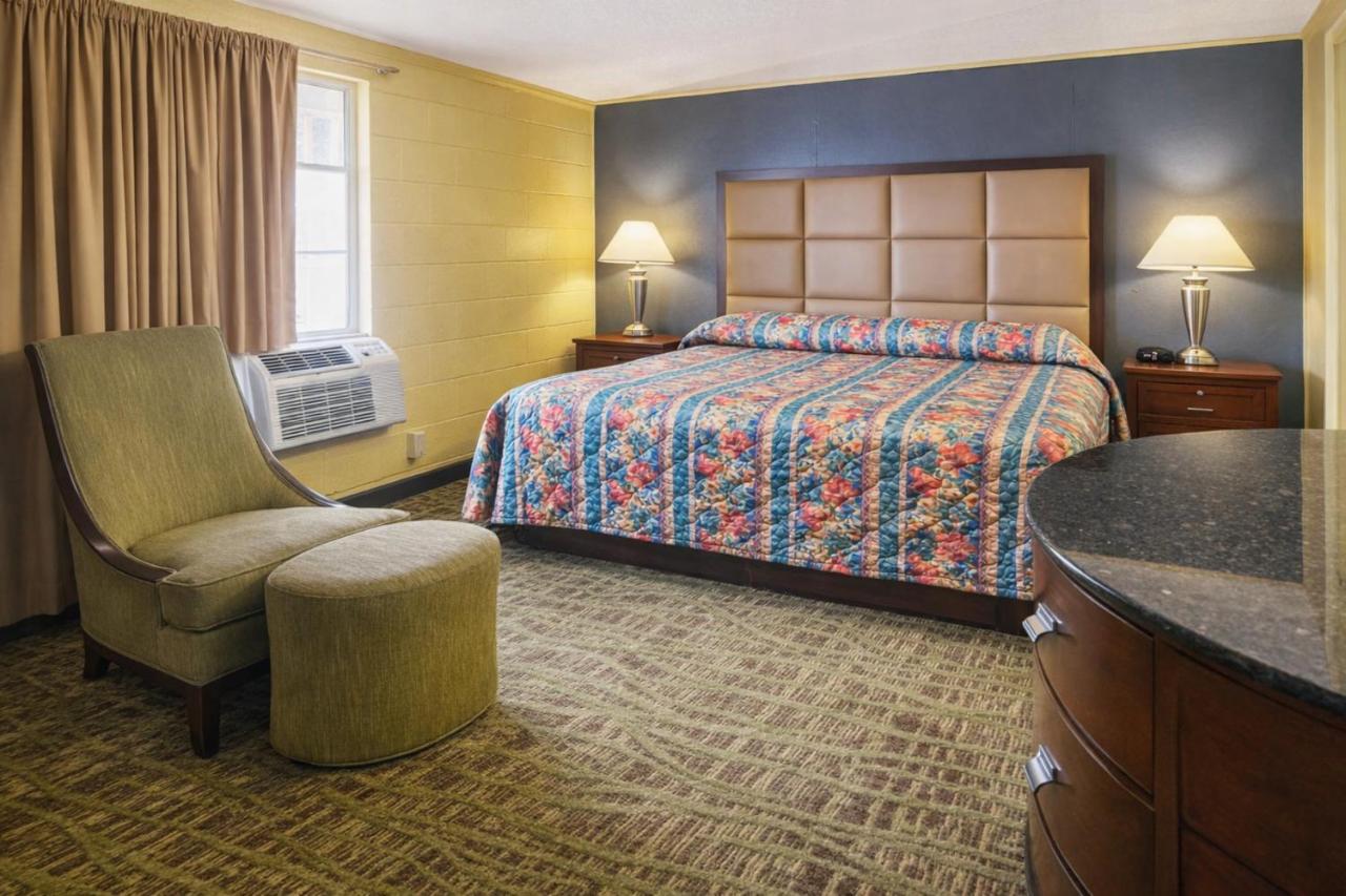 Image: Bama Motel Mobile I-65 & US-90