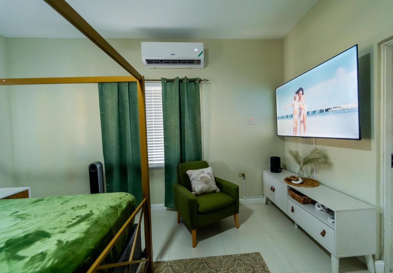 Elevate Escape Ocho Rios Jamaica "24 Hour Gated Community" - 3