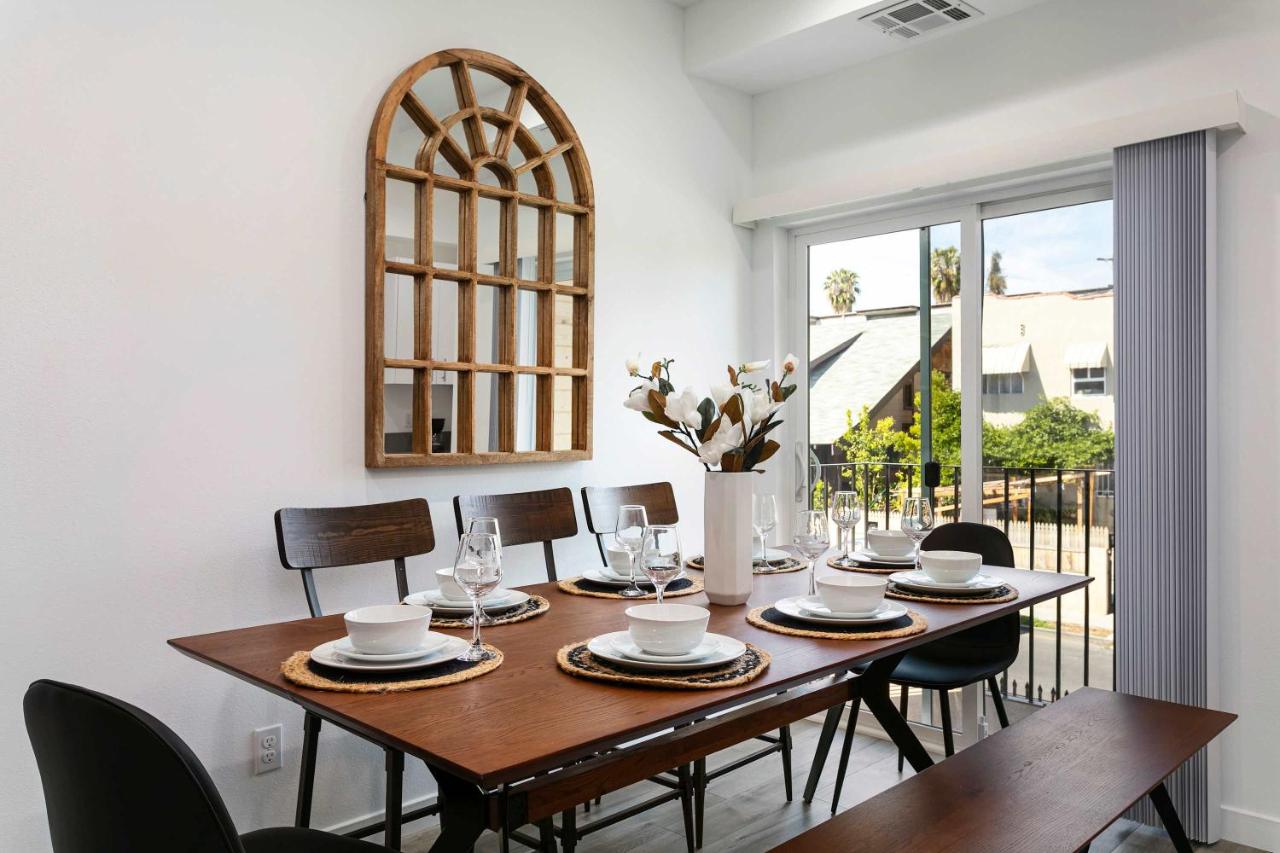 Upscale 4BR Townhouse Sleeps 8 with Fast WiFi - 3