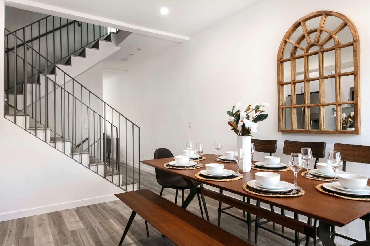 Upscale 4BR Townhouse Sleeps 8 with Fast WiFi - 4