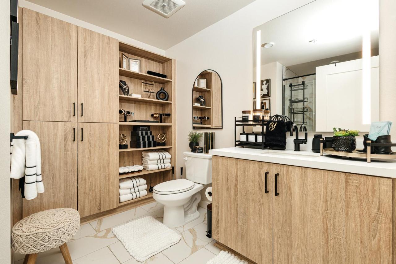 Hollywood Celebrity 2 Bd with SkyLine and Hollywood Sing View - 3