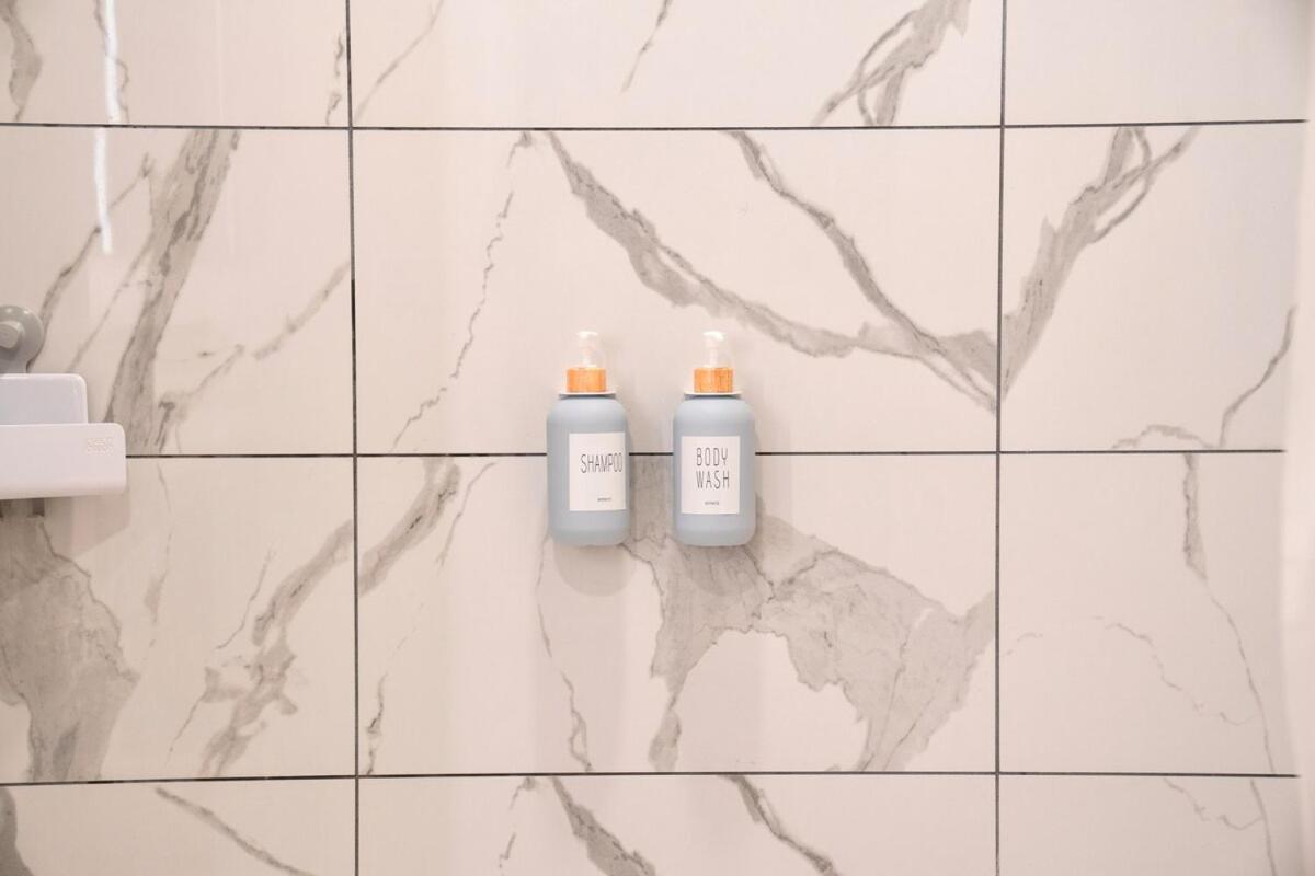 Hollywood Palladium 1 BD EV charger Free Parking - 3