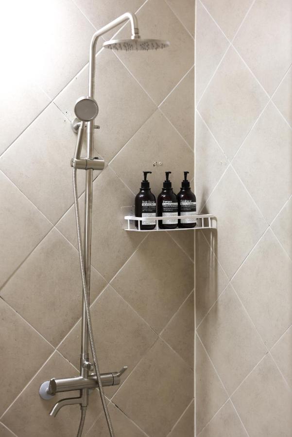 BTS Theme 2BR Apartment near Sinchon Station '4pax' 1min to Sinchon Street - 3