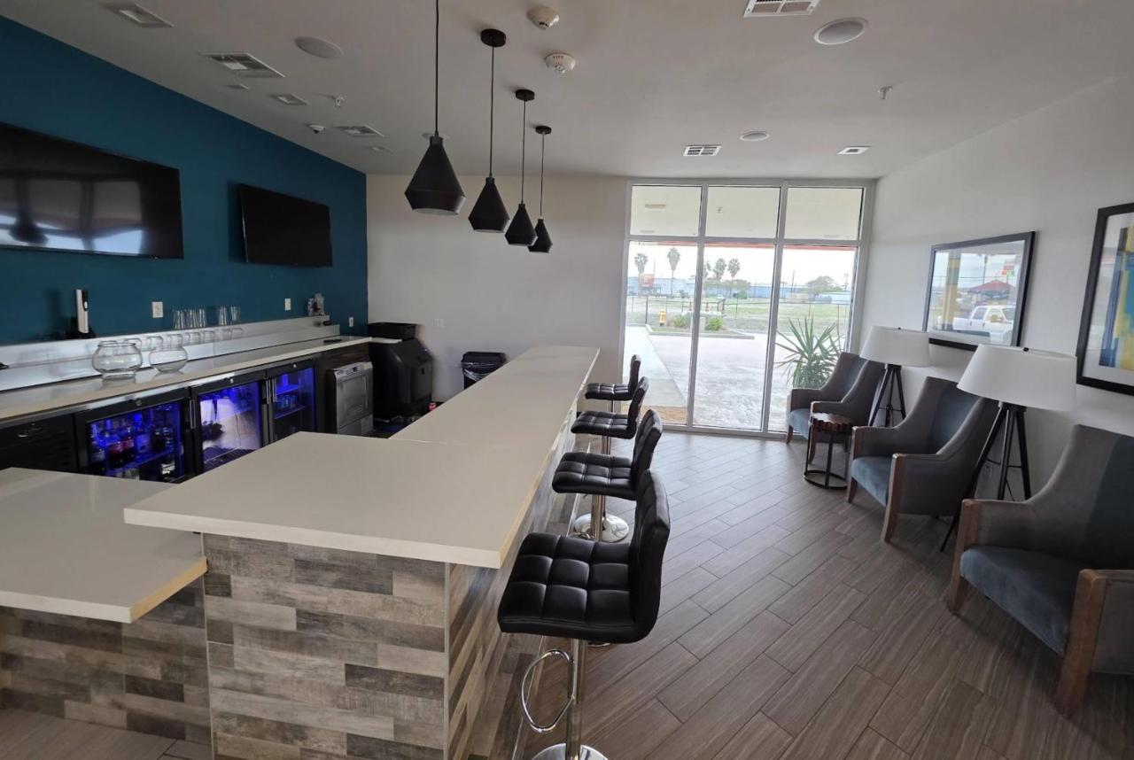 McKinzie Hotel & Suites — photo 16