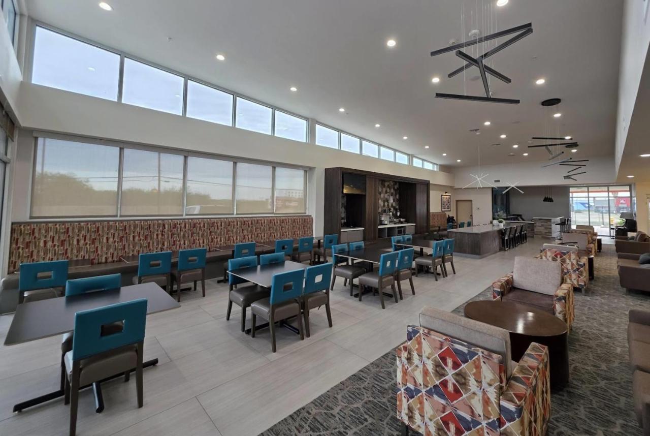 McKinzie Hotel & Suites — photo 17