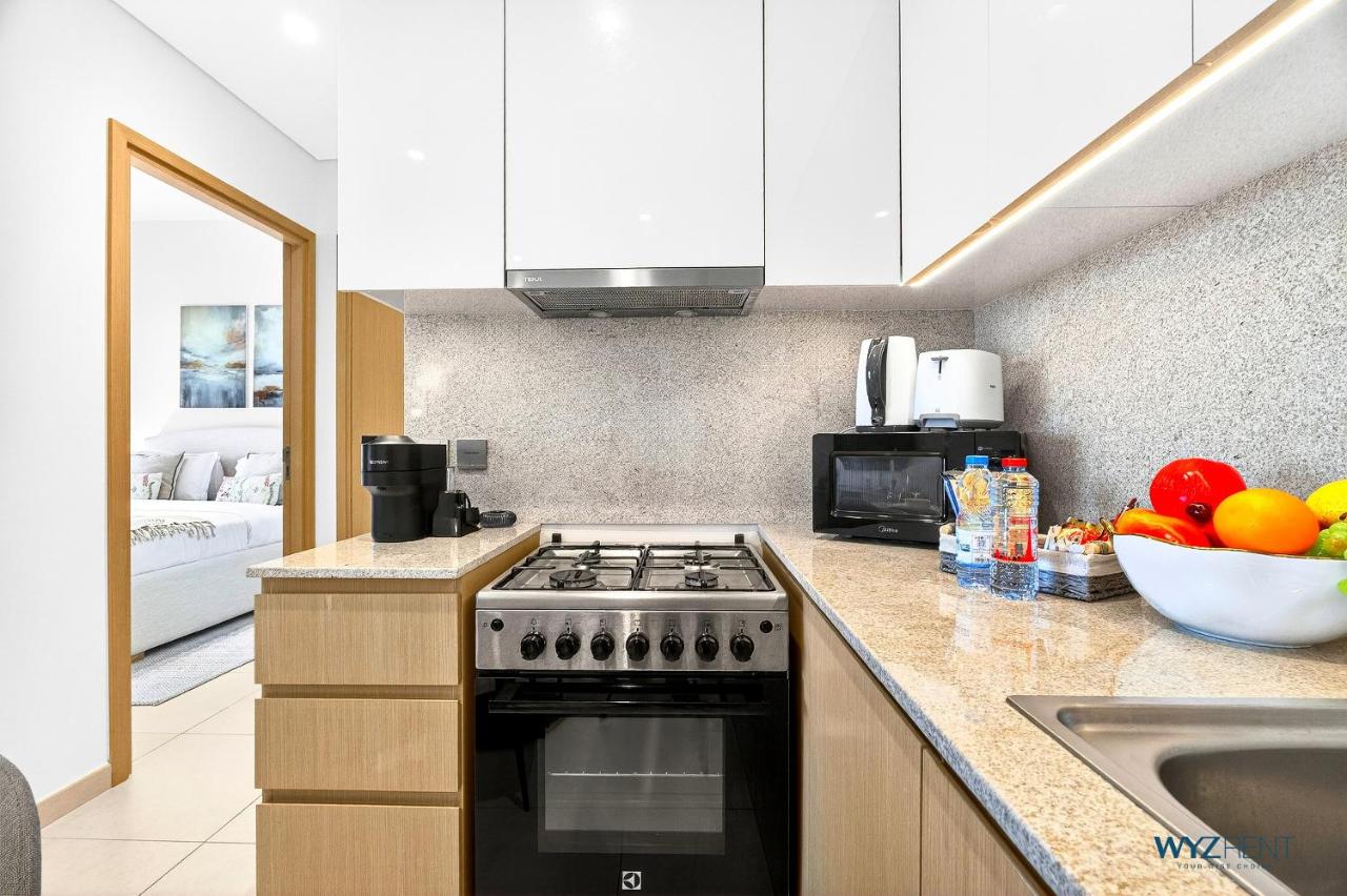 Sleek 1BR w Canal Views Next to Dubai Mall - 4