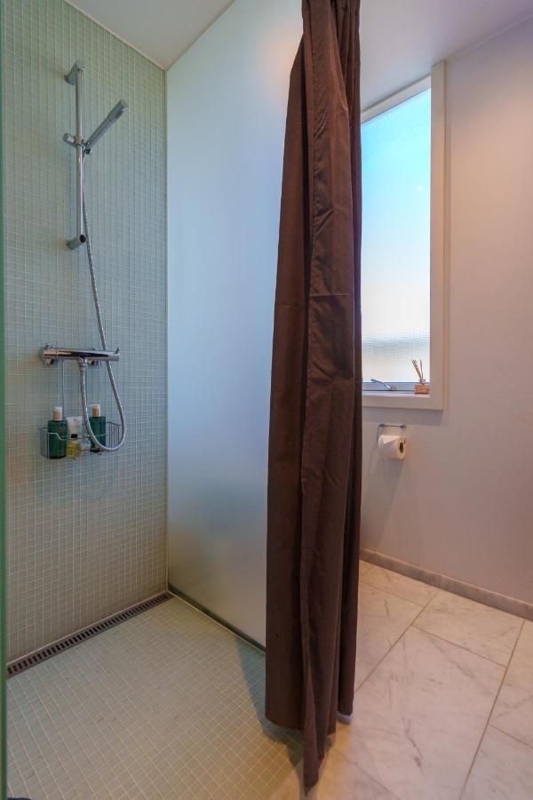 Modern Apartment with Balcony near Tivoli & Metro - 3