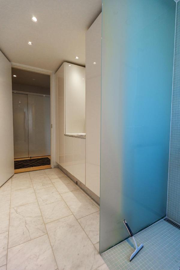 Modern Apartment with Balcony near Tivoli & Metro - 4