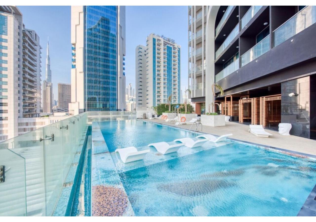 Heaven Crest Vacation Homes Business Bay Canal View - Luxury 2 Bedroom Suite with Free Parking, Wi-Fi, Gym and Pool - 4