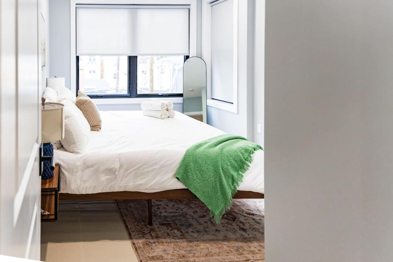 City Life-2 Bedrooms-Free Indoor Parking-20minNYC - 2