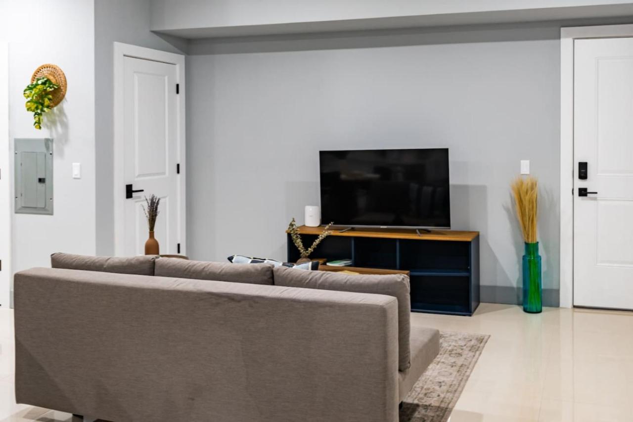 City Life-2 Bedrooms-Free Indoor Parking-20minNYC - 5