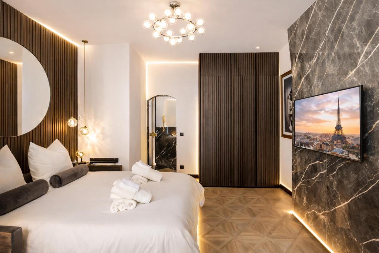 C3 Charming Getaway in 7th, Steps from Eiffel Tower - 2