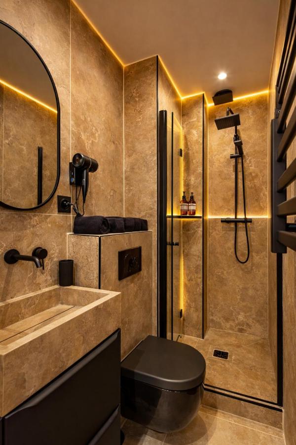 C3 Charming Getaway in 7th, Steps from Eiffel Tower - 3