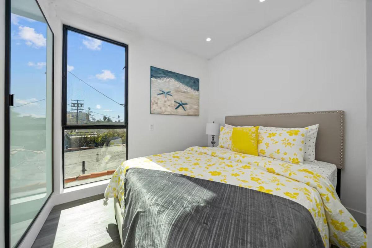 2BR 2BA Villa in Melrose with Free Parking - 2