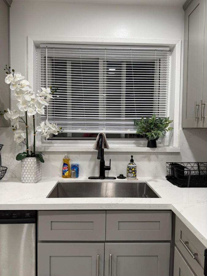 Modern2BR Home SoFi LAX Parking Fast WiFi - 3