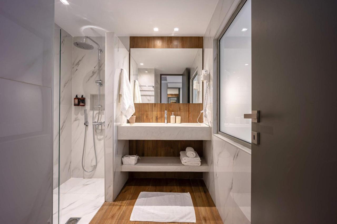 Bright & Modern Studio in Central Psyri King Bed - 4