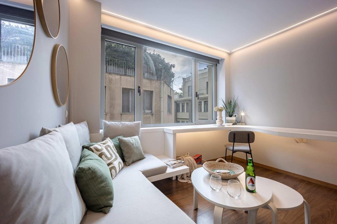 Bright & Modern Studio in Central Psyri King Bed - 2
