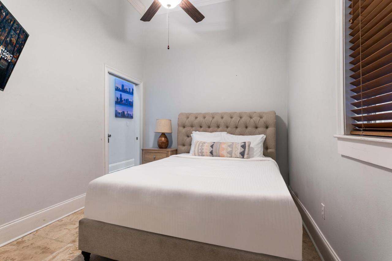 Hosteeva Newly Renovated Condos Near French Quarter — photo 14