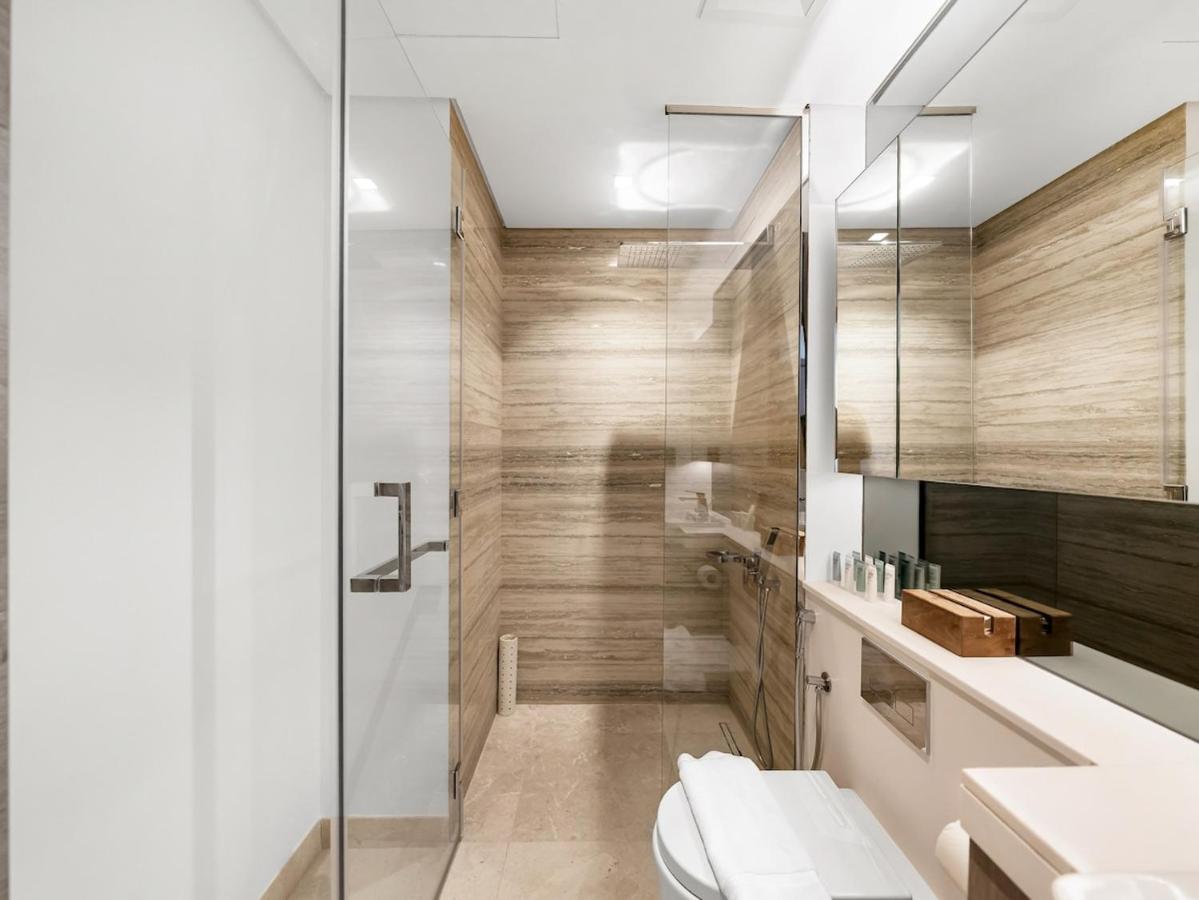 Luxury 2BR in Downtown with floor to ceiling Burj view - 3