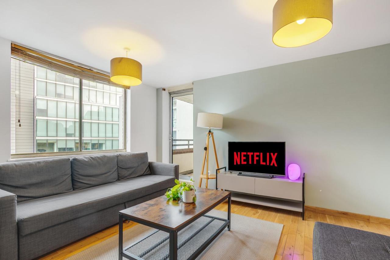 Top Rated 2BR and Balcony by Old St for 6 - 4