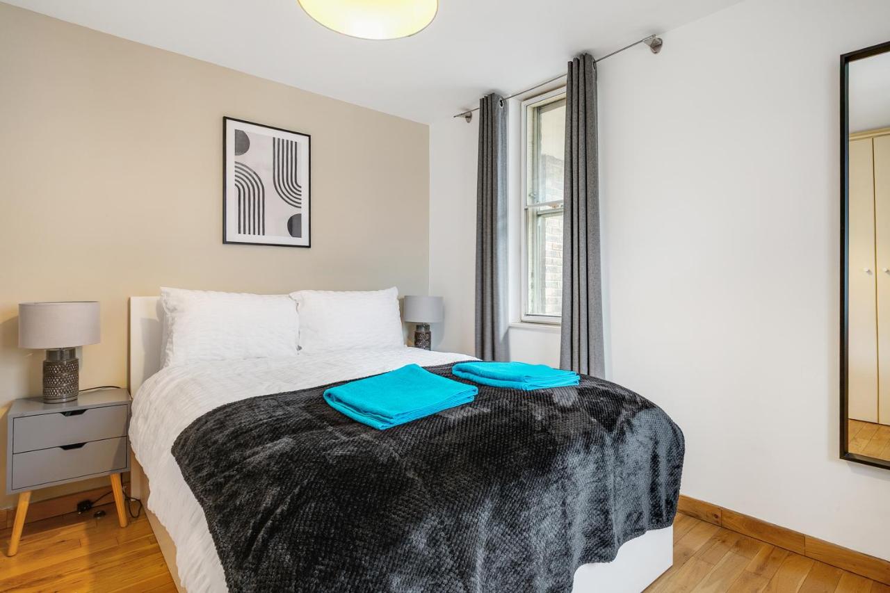 Top Rated 2BR and Balcony by Old St for 6