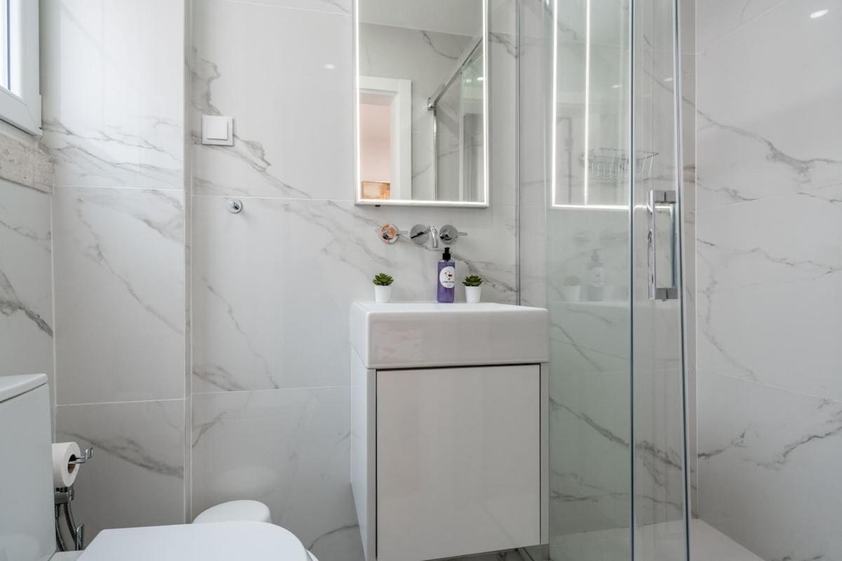 Stylish T2 Apartment in Lisbon by Lisbeyond - 3