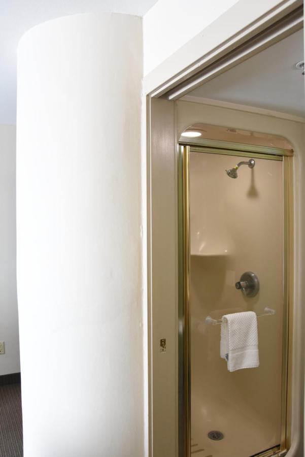 Sky Harbor Airport Inn — photo 19