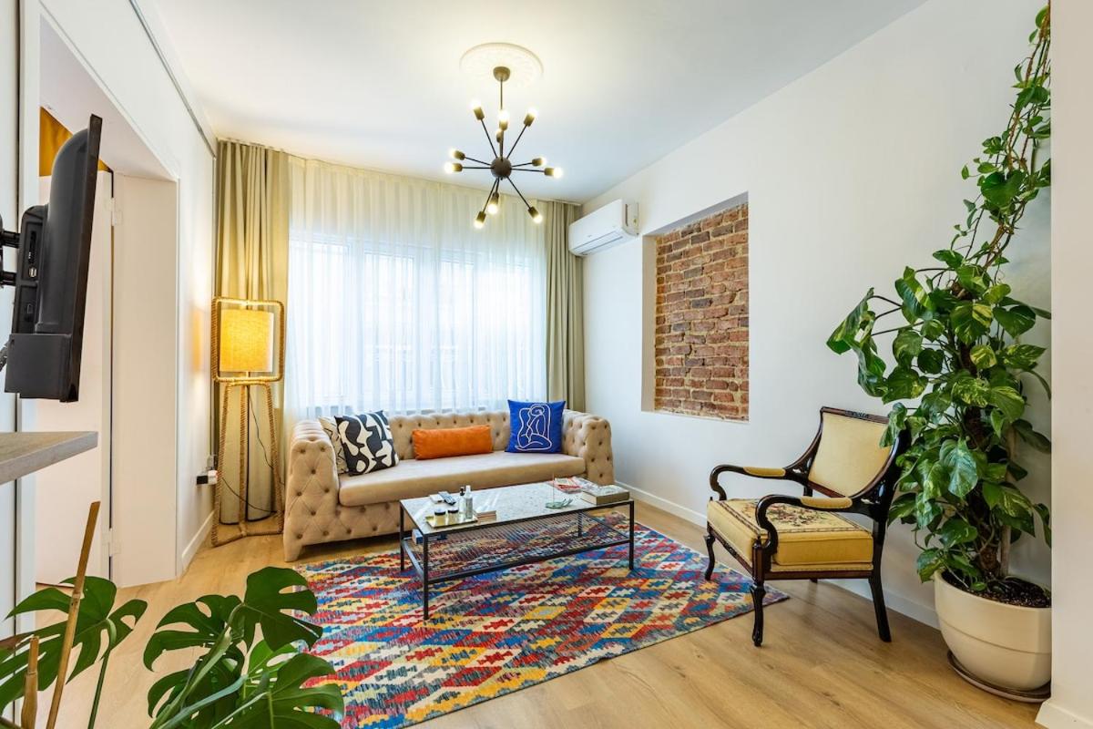 2BR Historical apartment 5 min to Taksim Sq - 2