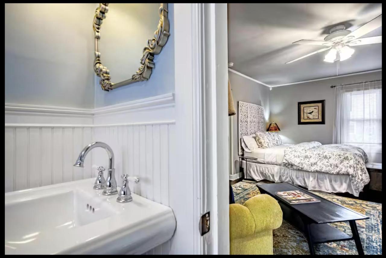 Peaceful Private Cottage, Walk to Park & 5 Mins to Downtown - 5