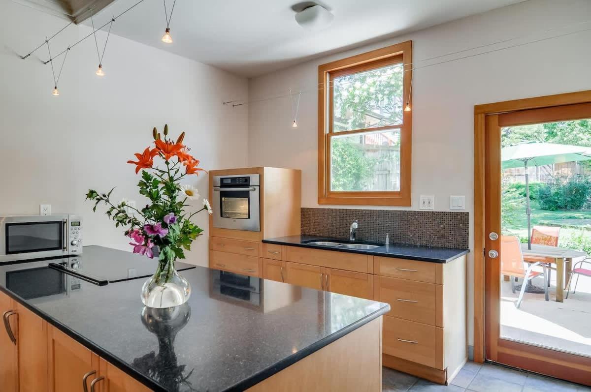 The Hummingbird Retreat by Stay Local Nashville