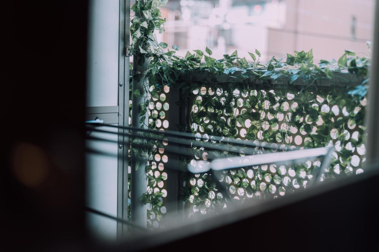 Stylish Minimalist Loft 2 & Gym in Namba Compact Studio 02 - 3