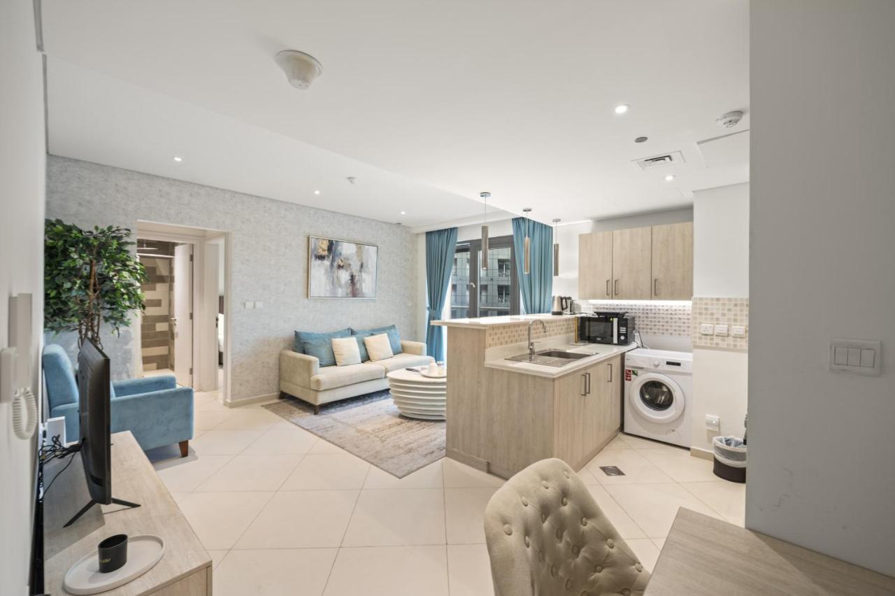 1BR Seven Palm, Modern, Fully Furnished, Infinity Pool Rooftop and skyline views