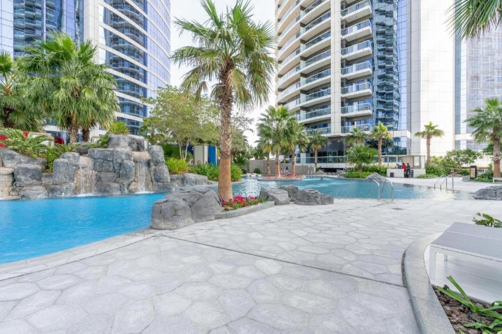 Amazing 1BR DAMAC Towers by Paramount - 4