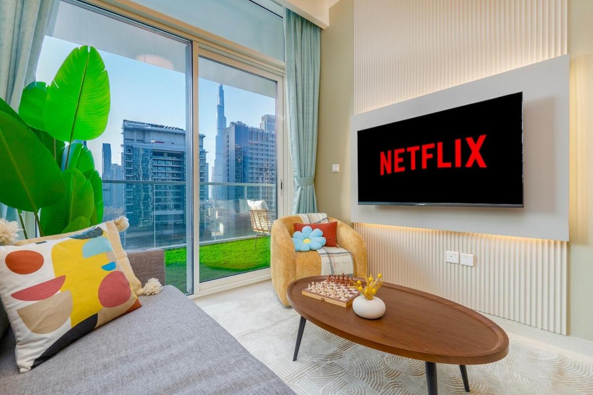 Modern 2BR with Full Burj Khalifa View