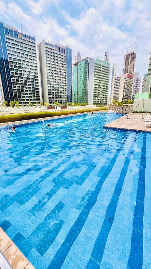 Modern 2BR with Full Burj Khalifa View - 4