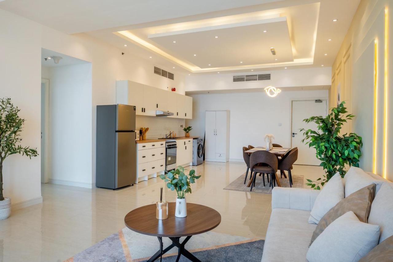 Luxury 3 BR w Private Jacuzzi in Marina DEC 2203 - 5