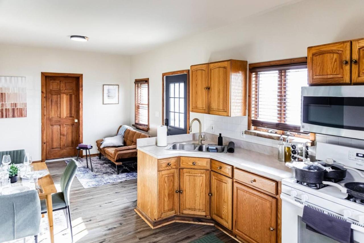 Charming 2 Bedroom Apartment Near NYC, Metlife Stadium - 5