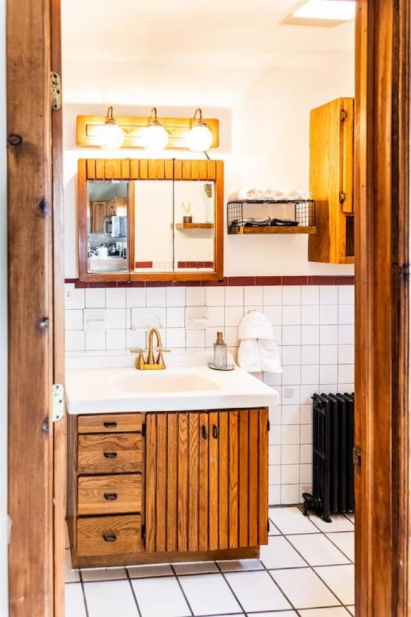 Charming 2 Bedroom Apartment Near NYC, Metlife Stadium - 3