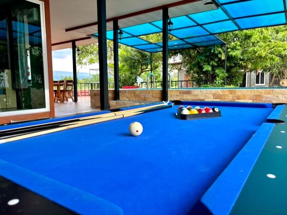 เอ็นเฮ้าส์ แอนด์ แสงเดือนรีสอร์ท นครนายก