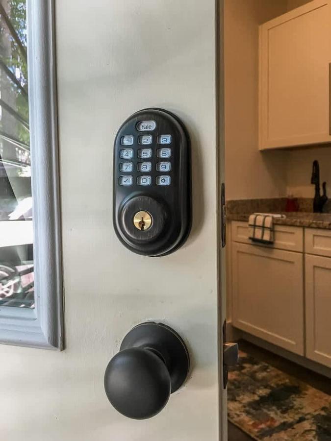 Rustic Studio Walkable to Music Row! by Stay Local Nashville - 5