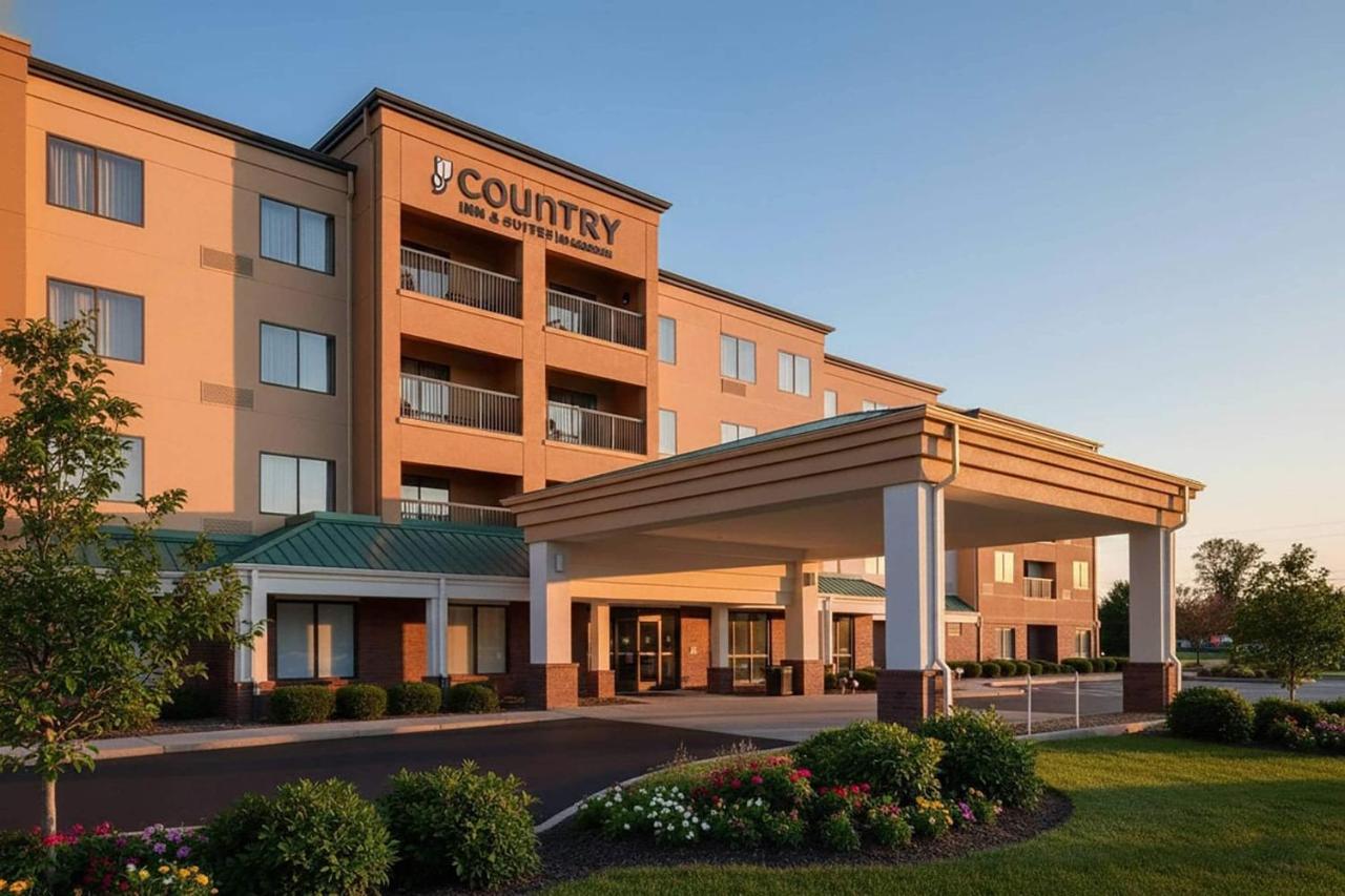 Image: Country Inn & Suites by Radisson, Brown Deer - Milwaukee North