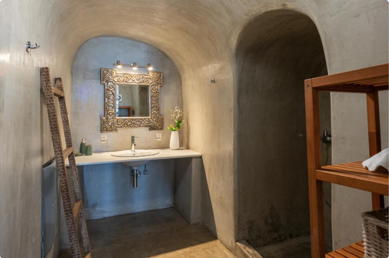 Anemos Caldera Oia - 5