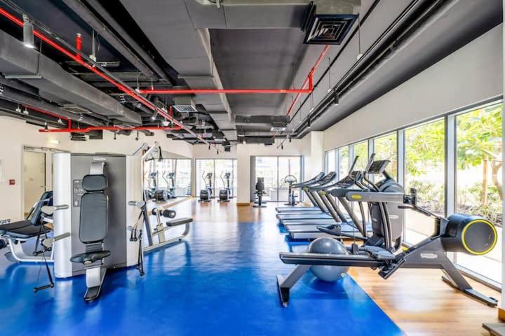 Vogue Vacation Homes, Downtown Bellevue Towers near Burj Khalifa and Dubai Mall, One bedroom Apartment with Balcony and City view, Access to all Amenities - 5