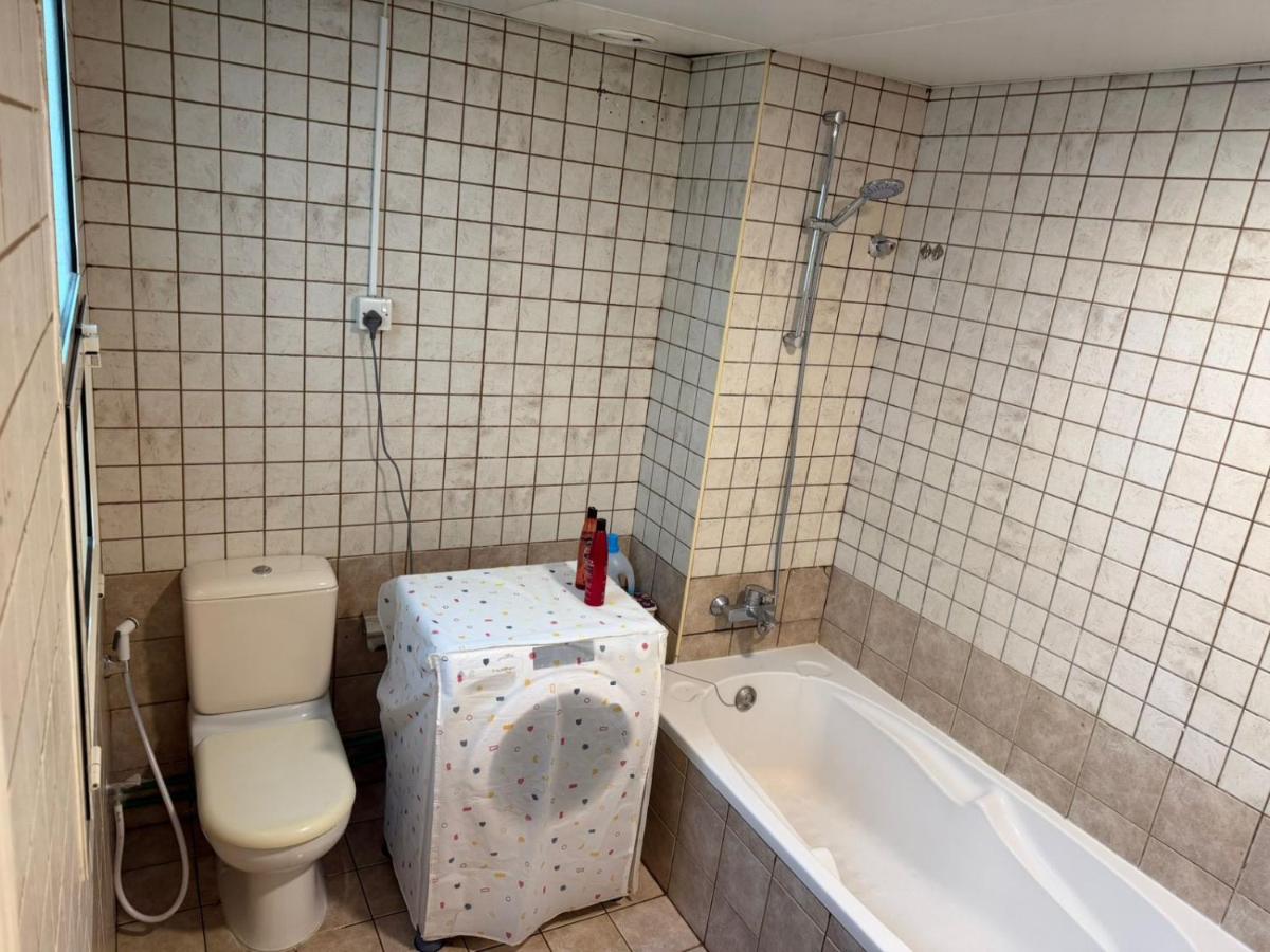 Studio Room with Private Bathroom & kitchen - 2